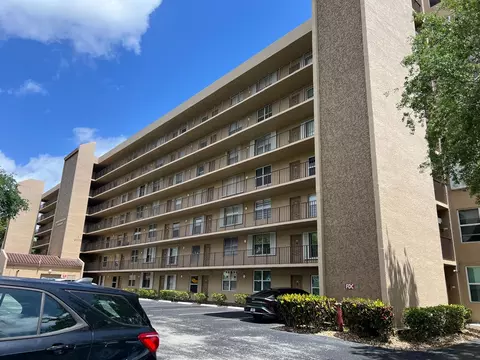 4570 NW 18th Ave #606, Pompano Beach, FL 33064