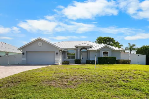 1751 SW Bayshore Blvd, Port Saint Lucie, FL 34984