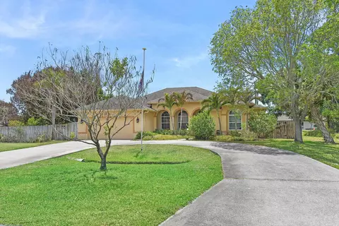 1456 SW Del Rio Blvd, Port Saint Lucie, FL 34953