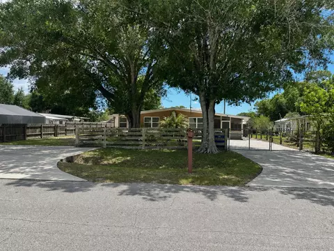 Exterior - 1005 NW 5th St, Okeechobee, FL 34972 photo 3 of 4