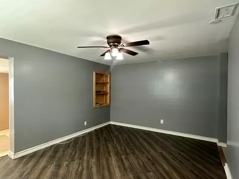 Living - 1005 NW 5th St, Okeechobee, FL 34972 photo 4 of 4