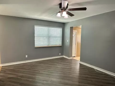 Living - 1005 NW 5th St, Okeechobee, FL 34972 photo 1 of 4