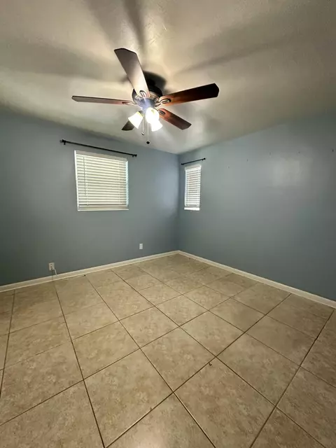 Bedroom - 1005 NW 5th St, Okeechobee, FL 34972 photo 3 of 3