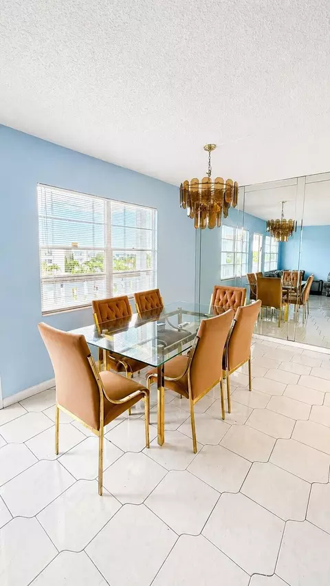 Dining - 4024 Wolverton E, Boca Raton, FL 33434 photo 1 of 1