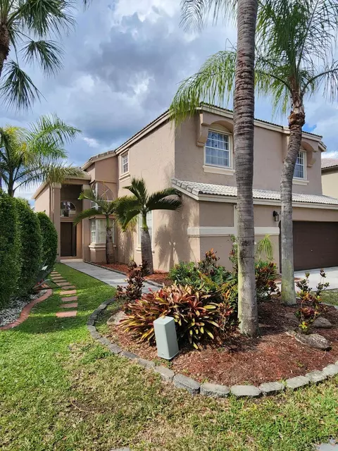 15729 NW Tenth St NW, Pembroke Pines, FL 33028