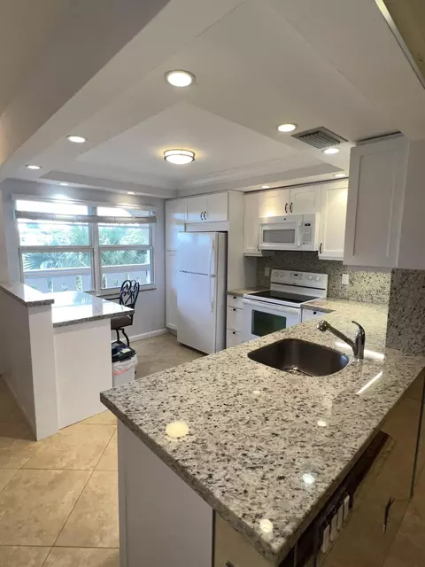 2202 Lucaya Bnd #C4, Coconut Creek, FL 33066