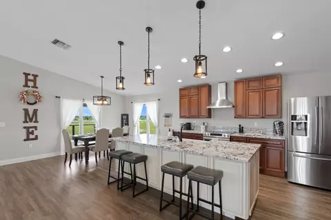 Kitchen - 6536 SE 26th Trl, Okeechobee, FL 34974 photo 2 of 3