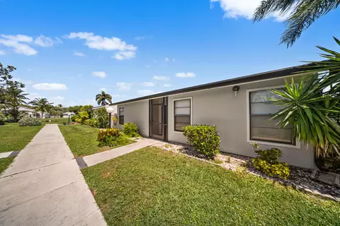 4255 Willow Pond Cir #A, West Palm Beach, FL 33417