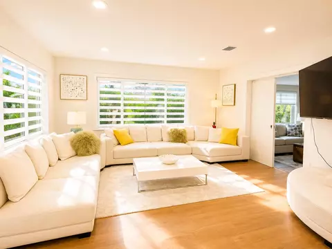 800 SE 11th Ct, Fort Lauderdale, FL 33316