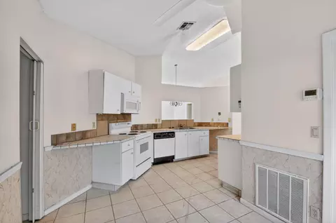 9 Corrie Pl, Boynton Beach, FL 33426