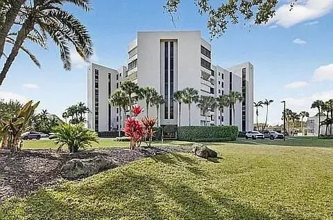 6463 La Costa Dr #105, Boca Raton, FL 33433