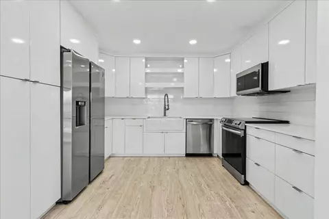 201 SW 1st St #9, Boca Raton, FL 33432