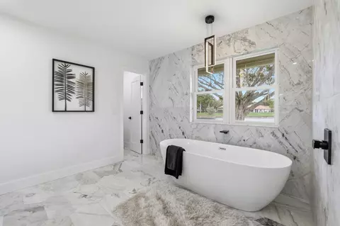 Bath - 7411 Dover Ln, Parkland, FL 33067 photo 1 of 7