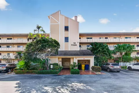 7006 Huntington Ln #404, Delray Beach, FL 33446