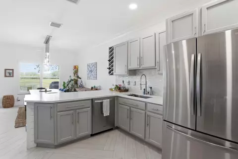 4103 Bamboo Palm Ct, Greenacres, FL 33463