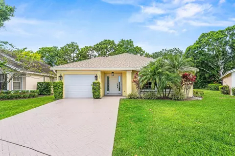226 Moccasin Trl W, Jupiter, FL 33458