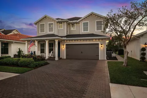 933 Deer Haven Dr, Loxahatchee, FL 33470
