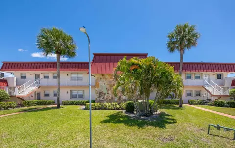 12016 S Greenway Cir S #105, Royal Palm Beach, FL 33411