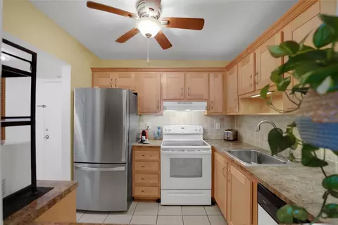 257 S Cypress Rd #401, Pompano Beach, FL 33060