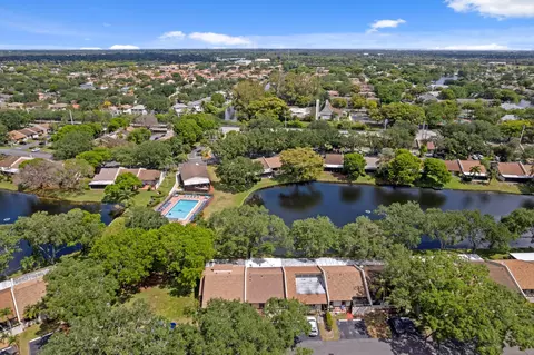 9709 NW 16th St, Pembroke Pines, FL 33024