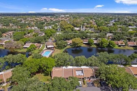 9709 NW 16th St, Pembroke Pines, FL 33024