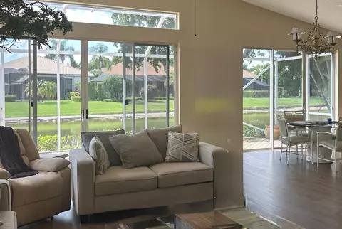 4554 Carlton Golf Dr, Lake Worth, FL 33449