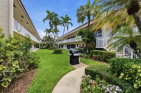 600 Snug Harbor Dr #A10, Boynton Beach, FL 33435