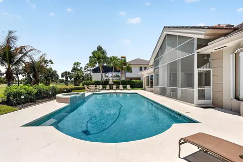 Exterior - 6711 SE Barrington Dr, Stuart, FL 34997 photo 13 of 20