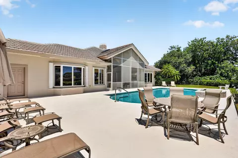 Exterior - 6711 SE Barrington Dr, Stuart, FL 34997 photo 11 of 20