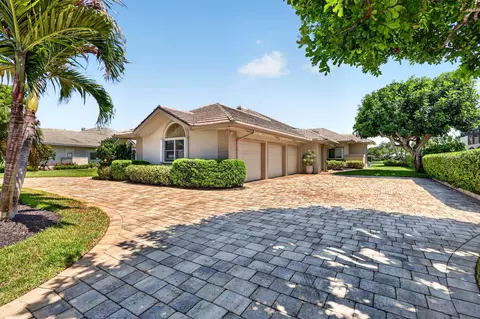 Exterior - 6711 SE Barrington Dr, Stuart, FL 34997 photo 7 of 20