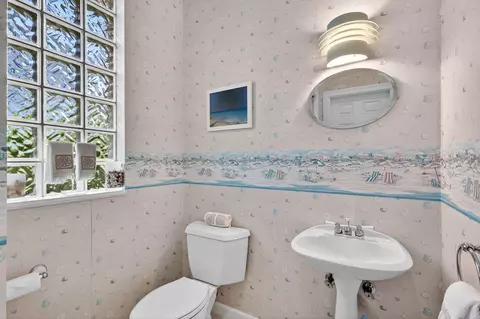 Bath - 6711 SE Barrington Dr, Stuart, FL 34997 photo 8 of 8