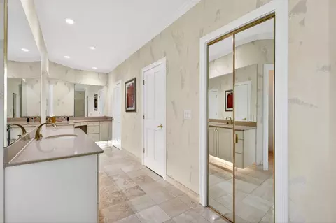 Bath - 6711 SE Barrington Dr, Stuart, FL 34997 photo 3 of 8