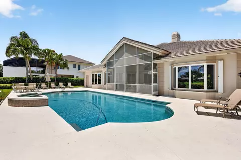 Exterior - 6711 SE Barrington Dr, Stuart, FL 34997 photo 12 of 20