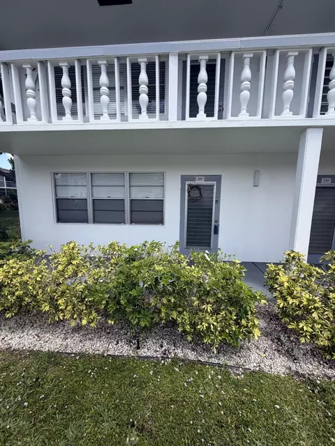 209 Newport M #209, Deerfield Beach, FL 33442