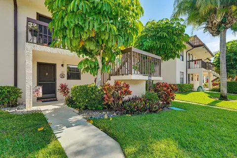 7245 Golf Colony Ct #204, Lake Worth, FL 33467