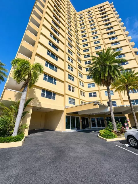 1200 Hibiscus Ave #806, Pompano Beach, FL 33062