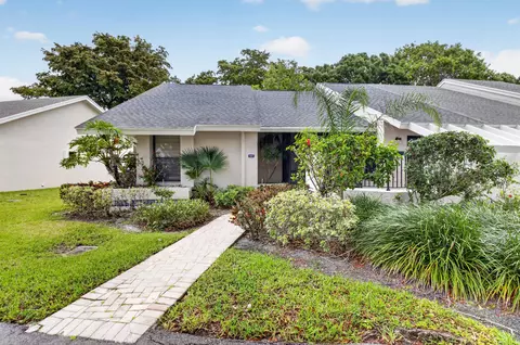 10911 Lake Front Pl, Boca Raton, FL 33498