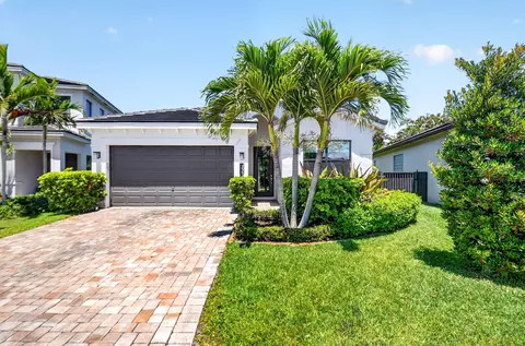 7563 Moonrise Dr, Lake Worth, FL 33467