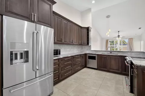2620 E Aragon Blvd #3, Sunrise, FL 33313