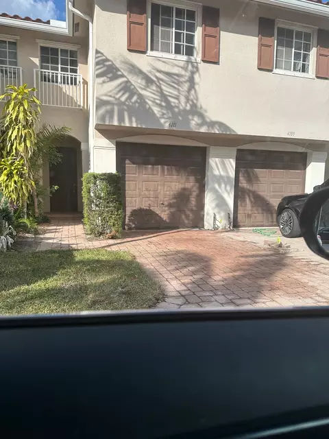 4111 Napoli Lake Dr, West Palm Beach, FL 33410