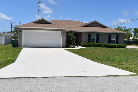 2202 SE Lucaya St, Port Saint Lucie, FL 34952