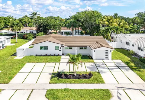 833 SW 5th St, Boca Raton, FL 33486