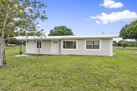 Exterior - 4072 NW 18th St, Okeechobee, FL 34972 photo 2 of 12