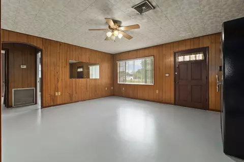 Living - 4072 NW 18th St, Okeechobee, FL 34972 photo 6 of 8
