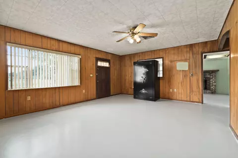 Living - 4072 NW 18th St, Okeechobee, FL 34972 photo 5 of 8