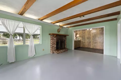 Living - 4072 NW 18th St, Okeechobee, FL 34972 photo 2 of 8