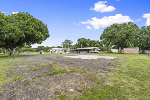 Exterior - 4072 NW 18th St, Okeechobee, FL 34972 photo 10 of 12