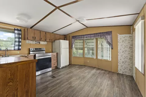 Kitchen - 4072 NW 18th St, Okeechobee, FL 34972 photo 3 of 3