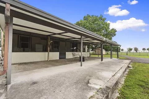 Exterior - 4072 NW 18th St, Okeechobee, FL 34972 photo 5 of 12