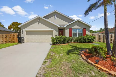 1017 SW Kant Ave, Port Saint Lucie, FL 34953